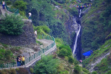 Chandigarh Dharamshala Mcleodganj Tour